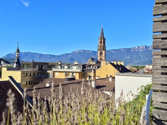 “IL PENTHOUSE” Il GIARDINO SOPRA PIAZZA WALTHER  BOLZANO- ALTO-ADIGE