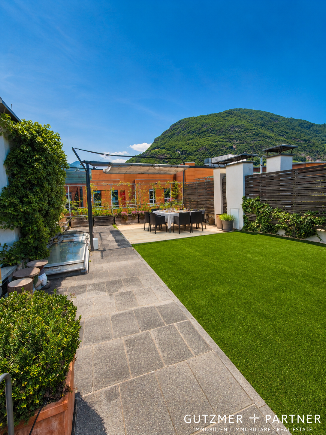 file_000000001f2c71f480aafd3b1f84b921 “THE PENTHOUSE” THE GARDEN ABOVE PIAZZA WALTHER Bolzano – South Tyrol