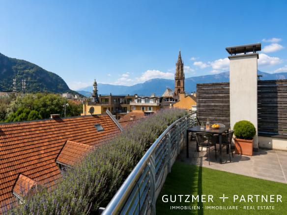 “IL PENTHOUSE” Il GIARDINO SOPRA PIAZZA WALTHER  BOLZANO- ALTO-ADIGE