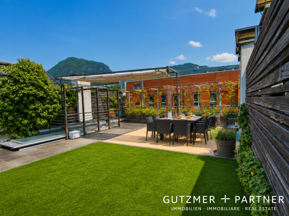 “IL PENTHOUSE” Il GIARDINO SOPRA PIAZZA WALTHER  BOLZANO- ALTO-ADIGE