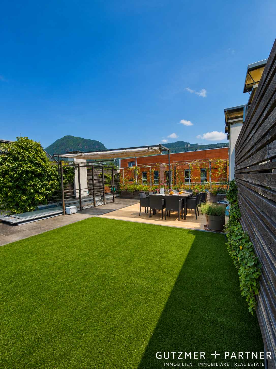file_000000008dc07243813c3d916be585a7 “THE PENTHOUSE” THE GARDEN ABOVE PIAZZA WALTHER Bolzano – South Tyrol