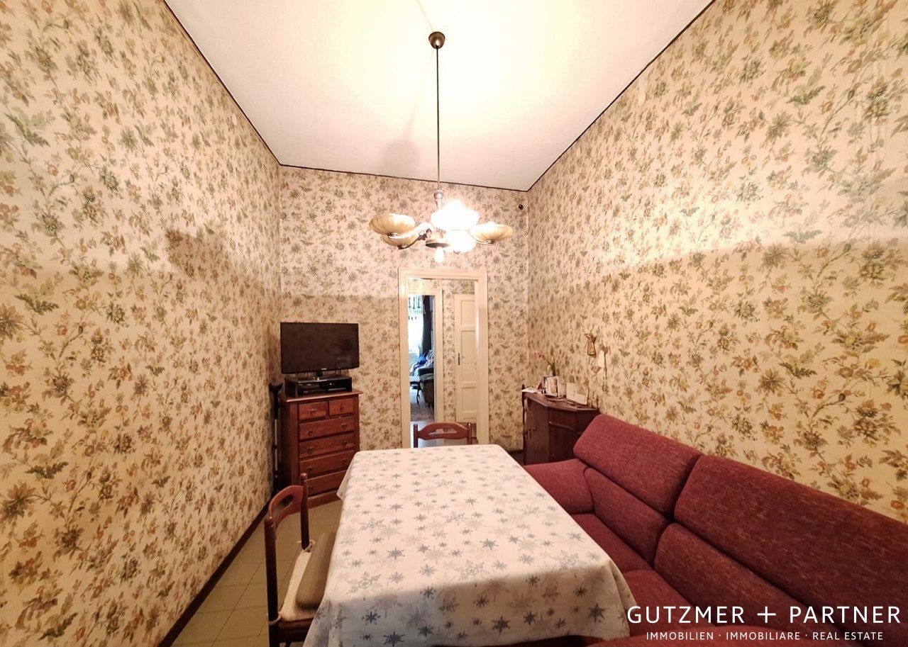 La “Casa del Dottore”  Palazzetto storico del 1880 in pieno centro storico Corso del Popolo . Rovigo . Veneto .