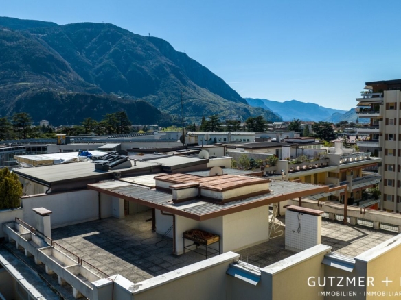 Attico duplex con vista mozzafiato a Gries  Via Max Valier . Bolzano NUOVO PREZZO Euro 1.195.000!