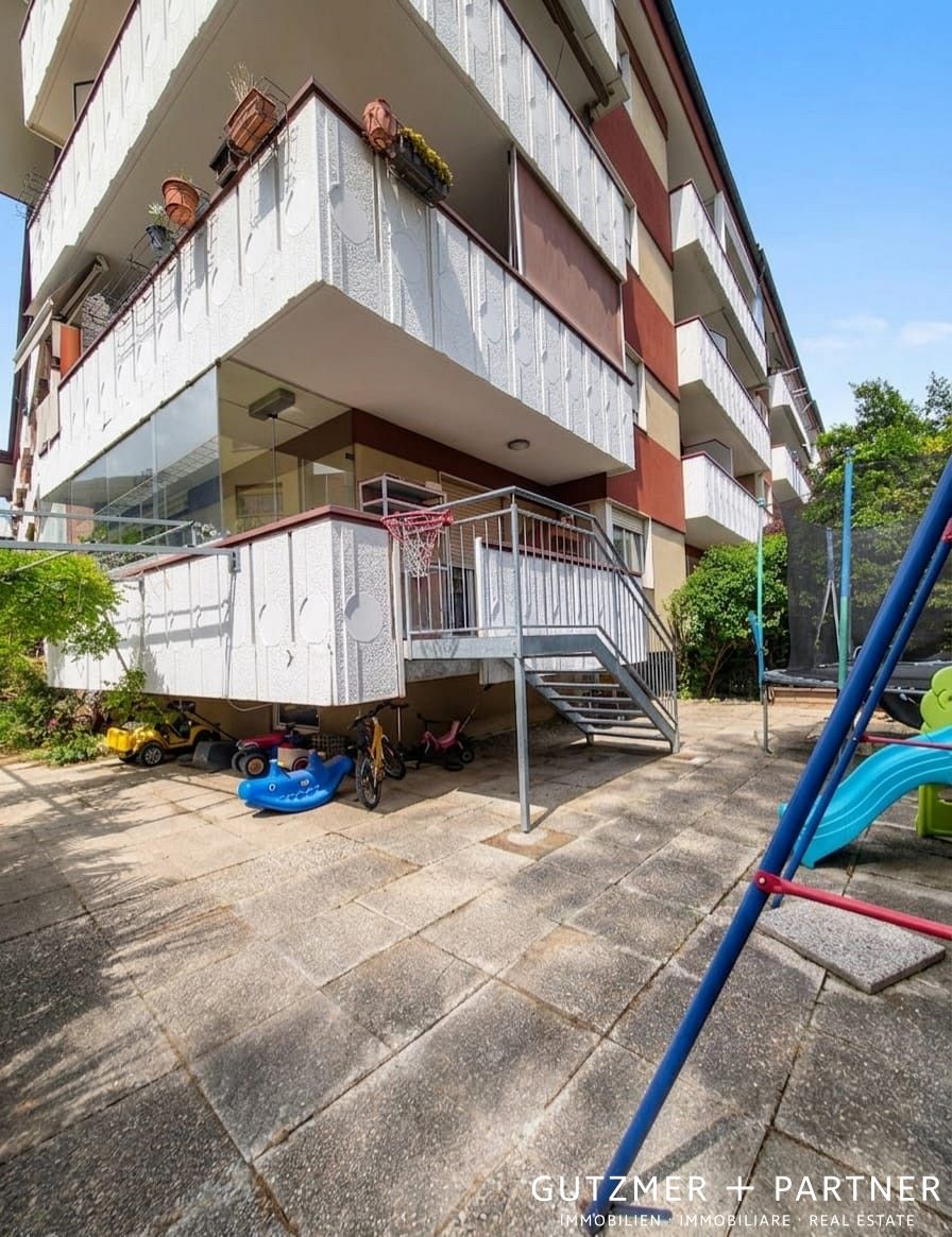 Exclusive 5-room apartment with a stunning private garden  Merano, Via Piave