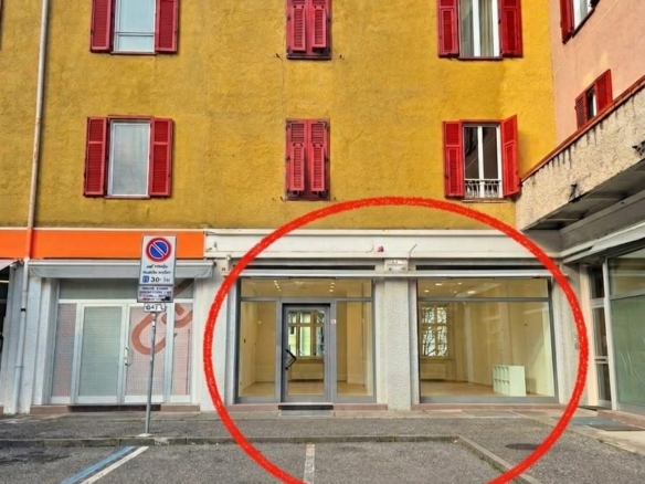 Lungo Talvera – Ponte Druso, BZ  Negozio/Ufficio di 115 m² su 2 livelli   Euro 350.000,00