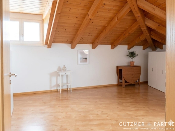 Luminoso bilocale di 90 m² in Via San Maurizio, BZ.