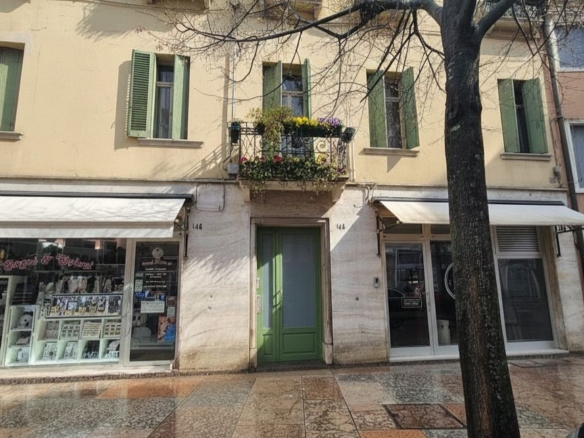 La “Casa del Dottore”  Palazzetto storico del 1880 in pieno centro storico Corso del Popolo . Rovigo . Veneto .