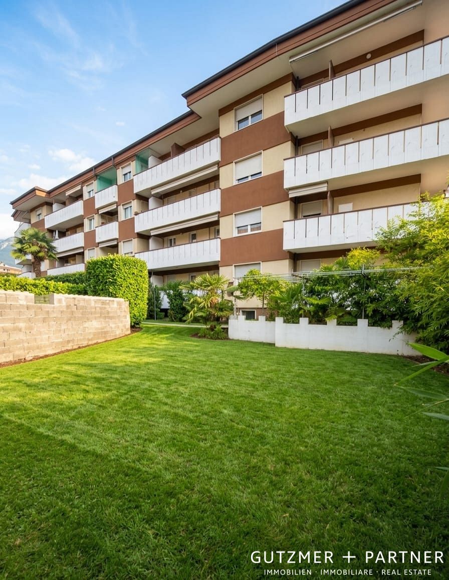 Exclusive 5-room apartment with a stunning private garden  Merano, Via Piave