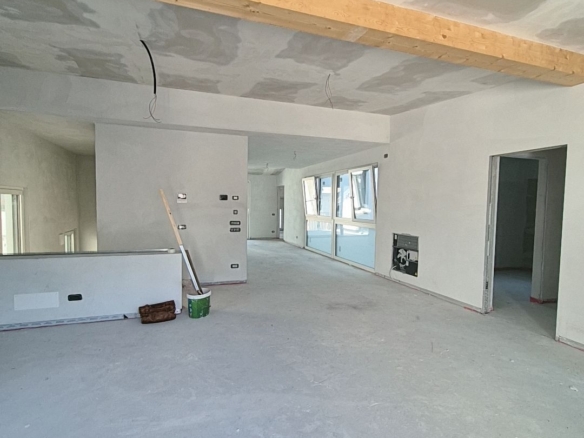SUPER-PENTHOUSE, über den Dächern der Altstadt, Bozen Am Franziskanerkloster gesamte oberste Etage (fünfte), 245 m2
