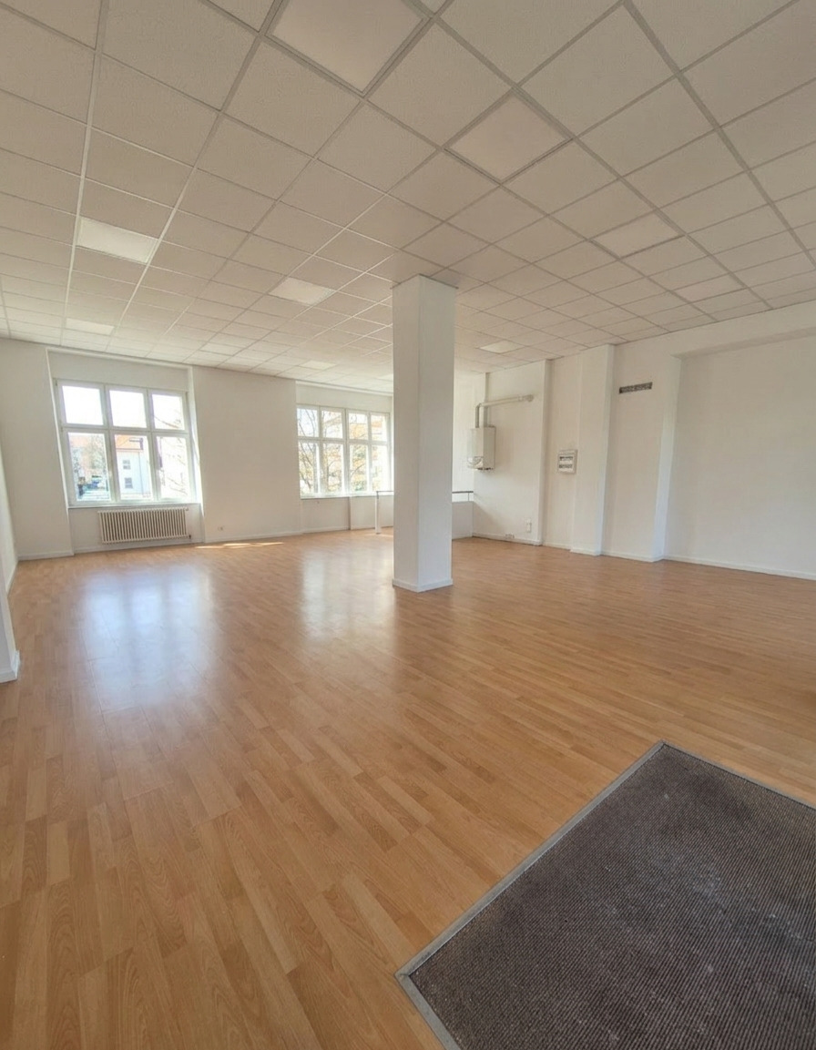 Lungo Talvera – Ponte Druso, BZ  Negozio/Ufficio di 115 m² su 2 livelli   Euro 350.000,00