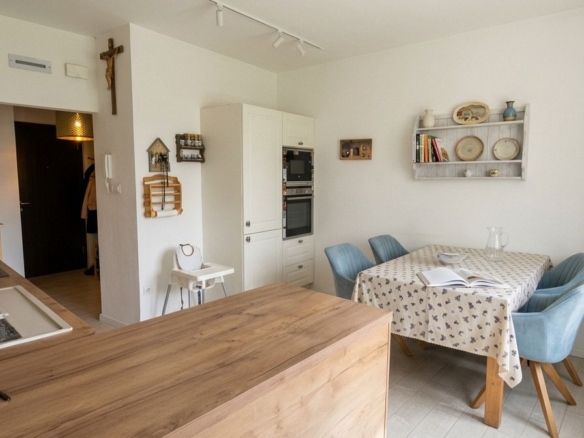 Exclusive 5-room apartment with a stunning private garden  Merano, Via Piave