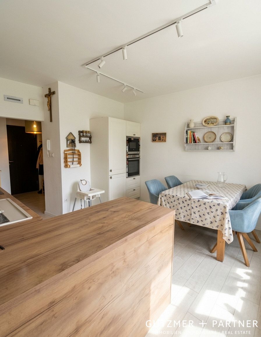 Exclusive 5-room apartment with a stunning private garden  Merano, Via Piave