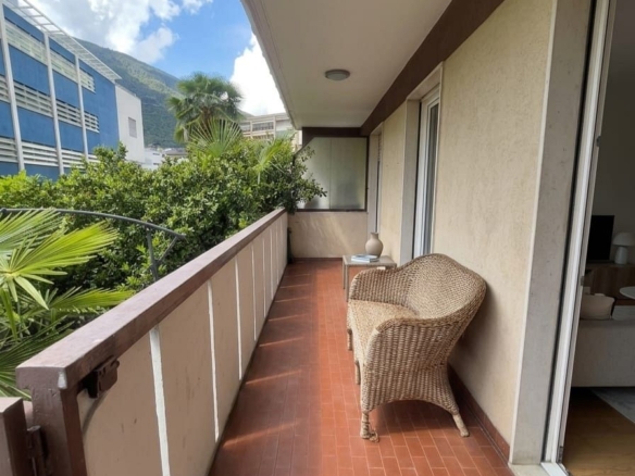 Exclusive 5-room apartment with a stunning private garden  Merano, Via Piave