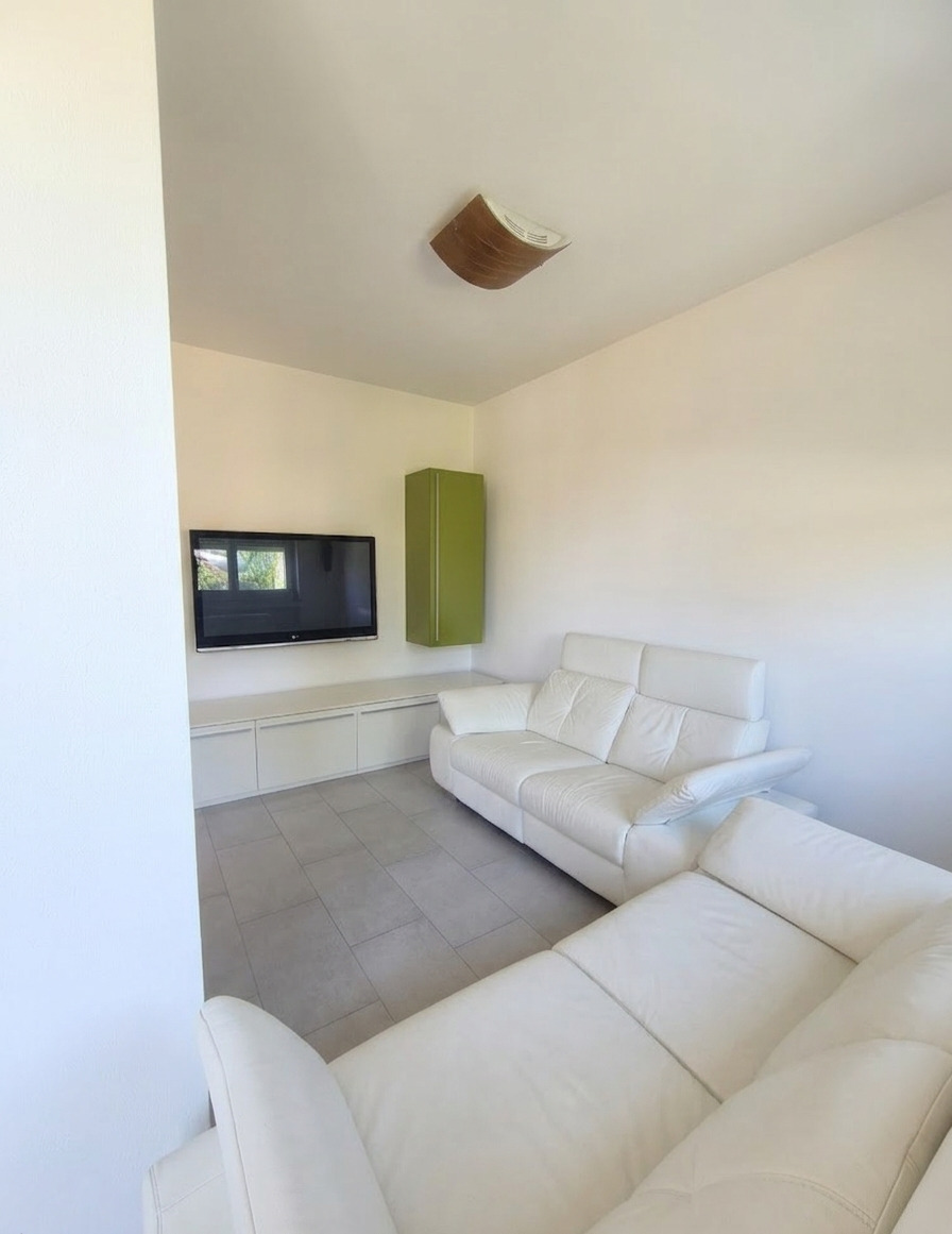 In affitto trilocale duplex con ampia terrazza in zona tranquilla Nalles – Via Schwanburg