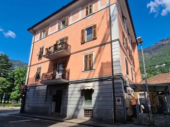 INTERO CONDOMINIO in vendita ESCLUSIVA a Bolzano. Tutto sotto un tetto ! Bolzano . Oltrisarco