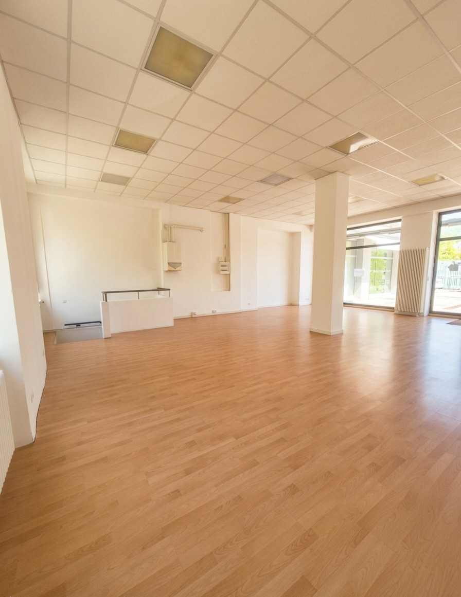 Lungo Talvera – Ponte Druso, BZ  Negozio/Ufficio di 115 m² su 2 livelli   Euro 350.000,00