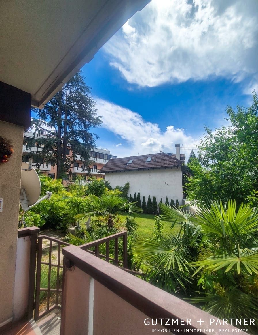Exclusive 5-room apartment with a stunning private garden  Merano, Via Piave