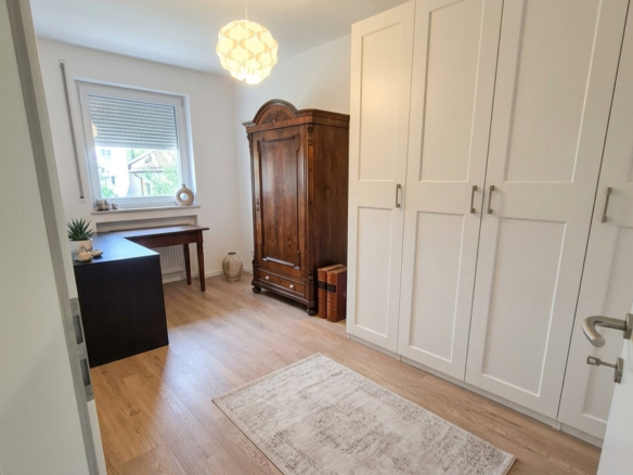 In affitto trilocale duplex con ampia terrazza in zona tranquilla Nalles – Via Schwanburg