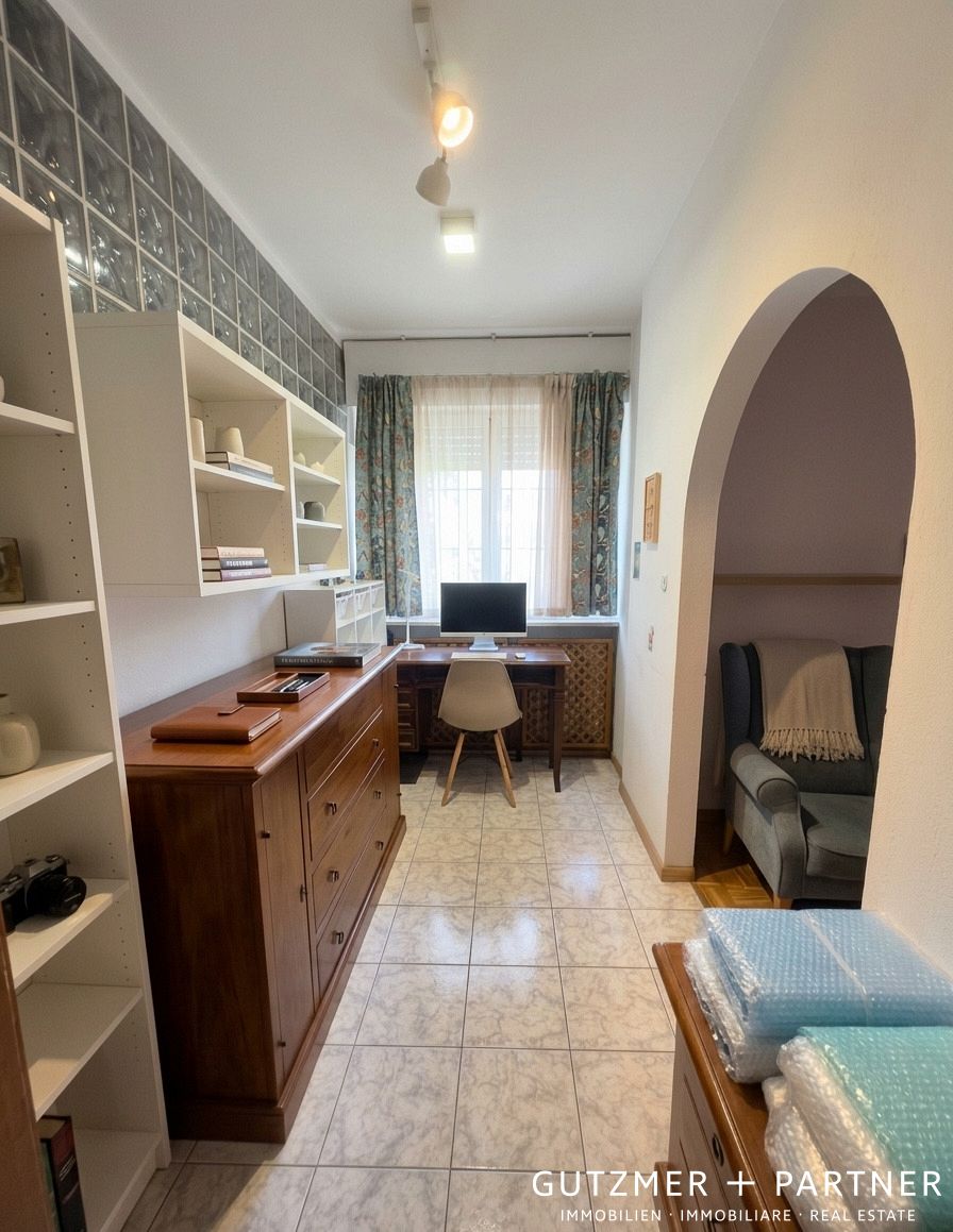 Exclusive 5-room apartment with a stunning private garden  Merano, Via Piave
