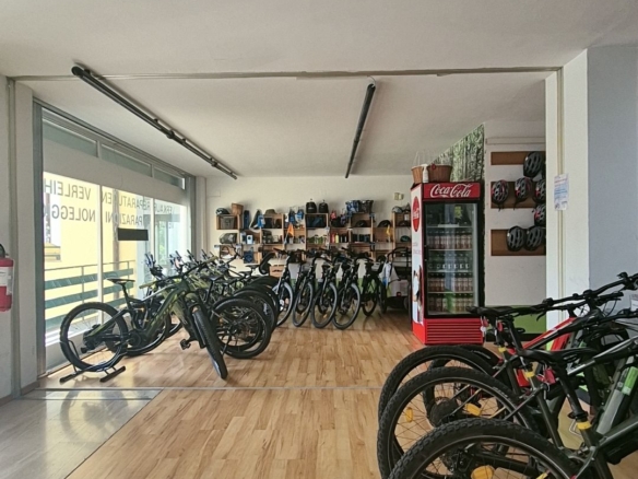 Locale commerciale nel cuore di Appiano S. Michele Alto-Adige