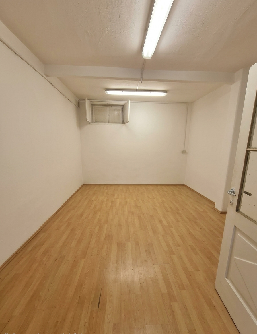 Lungo Talvera – Ponte Druso, BZ  Negozio/Ufficio di 115 m² su 2 livelli   Euro 350.000,00