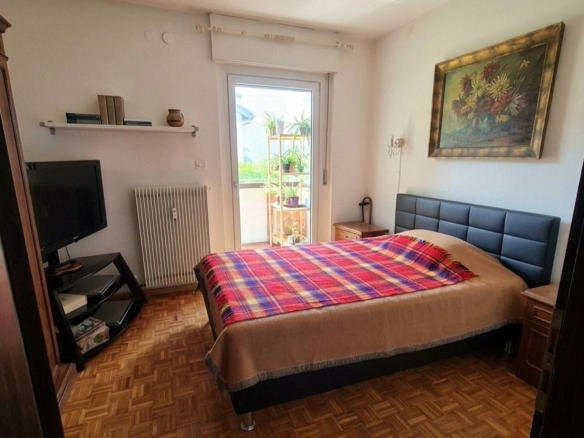 Exclusive 5-room apartment with a stunning private garden  Merano, Via Piave