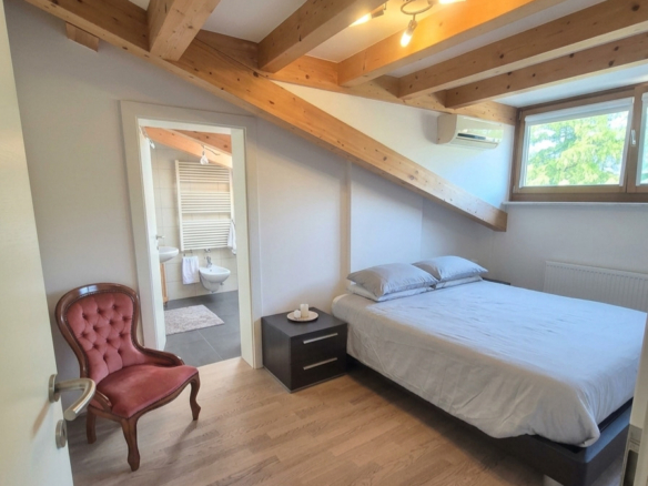 In affitto trilocale duplex con ampia terrazza in zona tranquilla Nalles – Via Schwanburg
