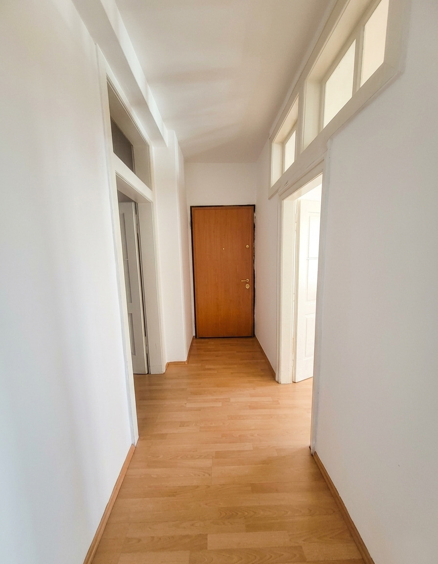 Lungo Talvera – Ponte Druso, BZ  Negozio/Ufficio di 115 m² su 2 livelli   Euro 350.000,00