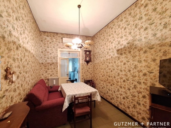 La “Casa del Dottore”  Palazzetto storico del 1880 in pieno centro storico Corso del Popolo . Rovigo . Veneto .