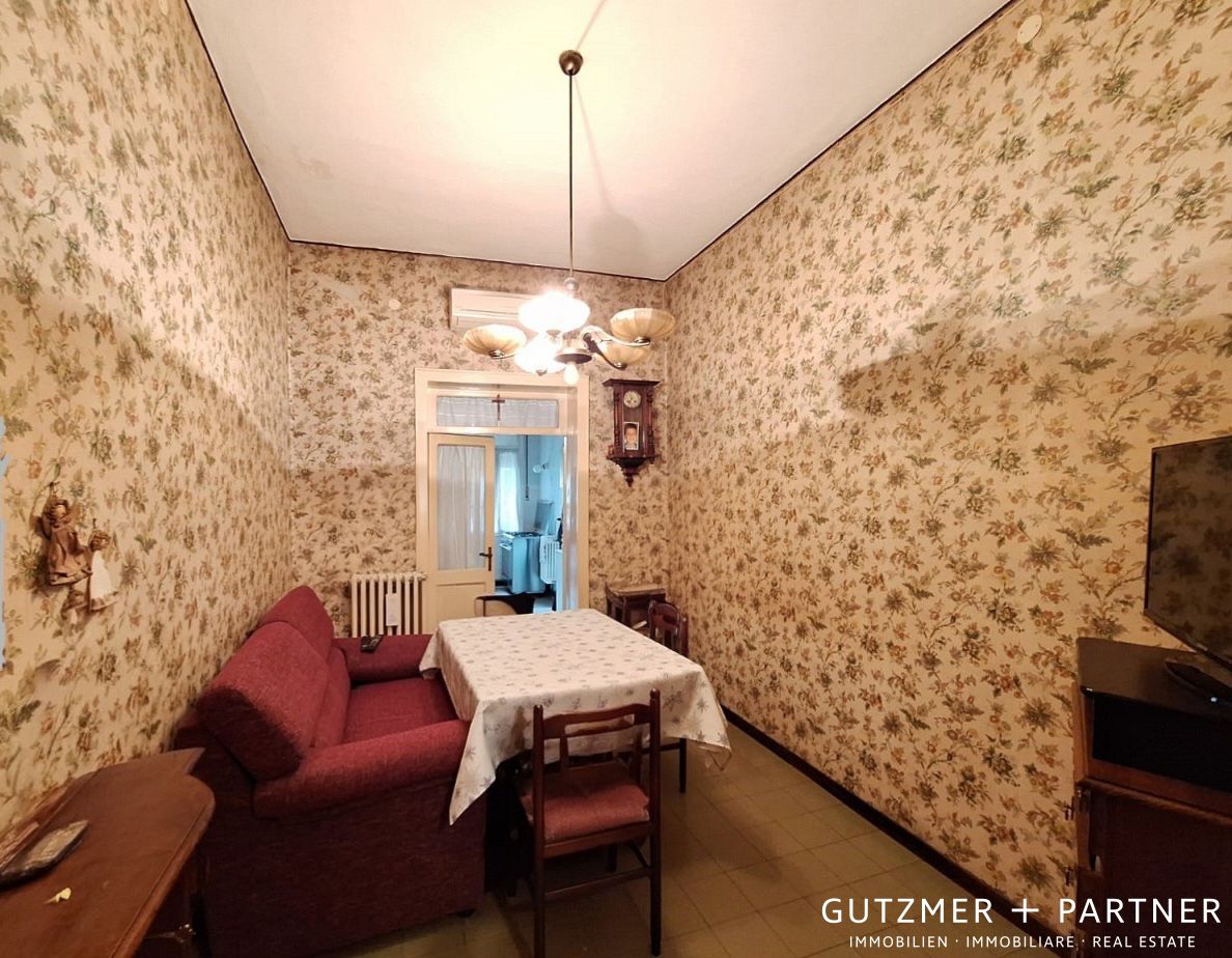 La “Casa del Dottore”  Palazzetto storico del 1880 in pieno centro storico Corso del Popolo . Rovigo . Veneto .