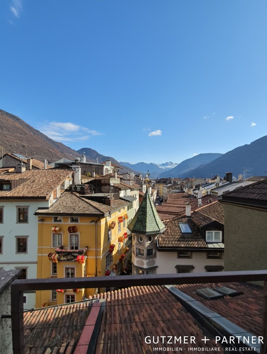 PIAZZA ERBE Bolzano . Casa intera in vendita.