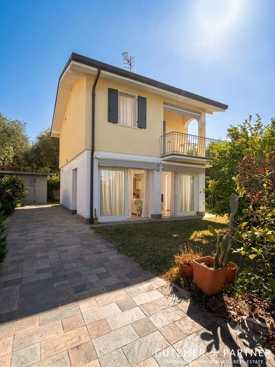 Elegante villetta singola con vista lago a pochi passi da Bardolino, Lago di Garda
