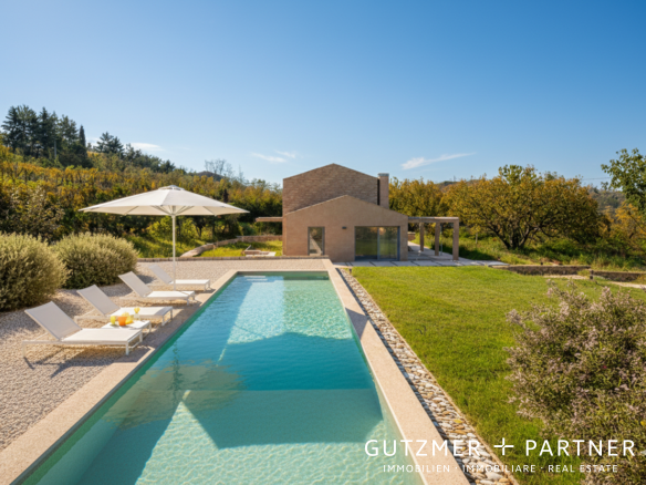 VILLA DI LUSSO CON VISTA LAGO DI GARDA con piscina . A Negrar Valpolicella VR
