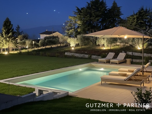 VILLA DI LUSSO CON VISTA LAGO DI GARDA con piscina . A Negrar Valpolicella VR