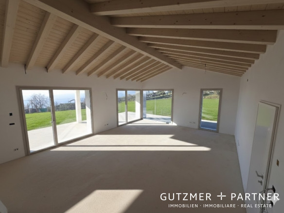 VILLA DI LUSSO CON VISTA LAGO DI GARDA con piscina . A Negrar Valpolicella VR