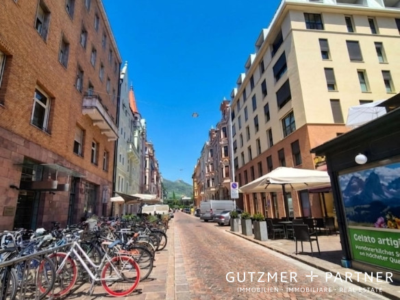 1.	3-room penthouse with rooftop terrace, Bolzano Downtown, Via Cassa di Risparmio