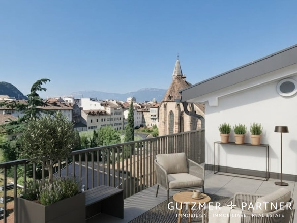 ULTIMA disponibilità: SUPER-PENTHOUSE  ultimo piano intero (quinto), 245 m2 Sopra i tetti del centro storico a Bolzano