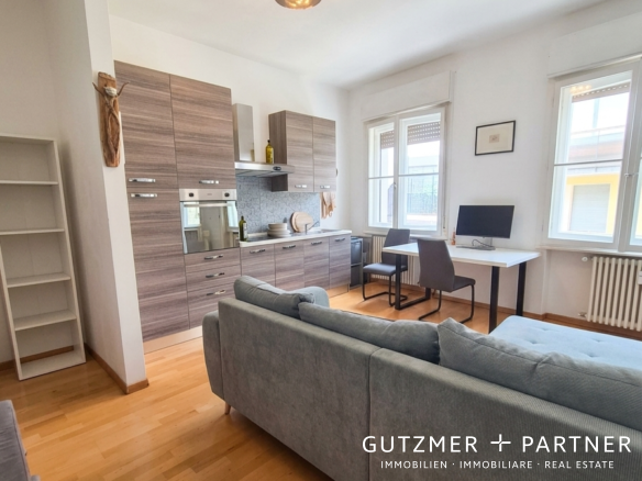 ZENTRUM BOZEN . ATTIKO-Wohnung (letzter Stock) Weintraubengasse