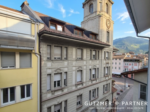 ZENTRUM BOZEN . ATTIKO-Wohnung (letzter Stock) Weintraubengasse