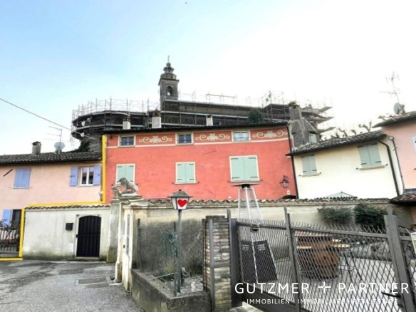 Una dimora unica nel cuore di Castellaro Lagusello (MN) Italy