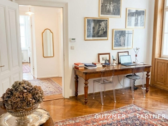Bellissimo 5-stanze con fascino In casa d’epoca Via Catinaccio . Bolzano . centro storico