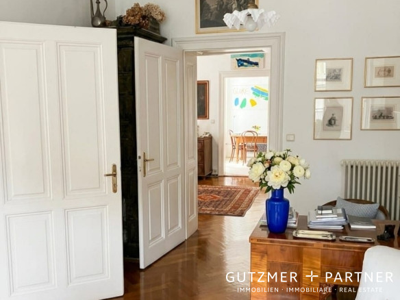 Beautiful, charming 5-room-apartment In a historic building Via Catinaccio, Bolzano, historic center