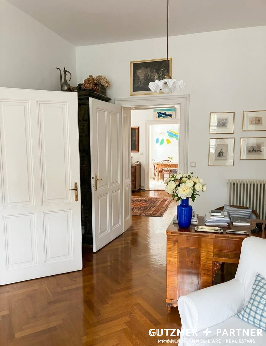 Beautiful, charming 5-room-apartment In a historic building Via Catinaccio, Bolzano, historic center