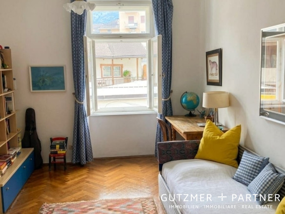 Beautiful, charming 5-room-apartment In a historic building Via Catinaccio, Bolzano, historic center