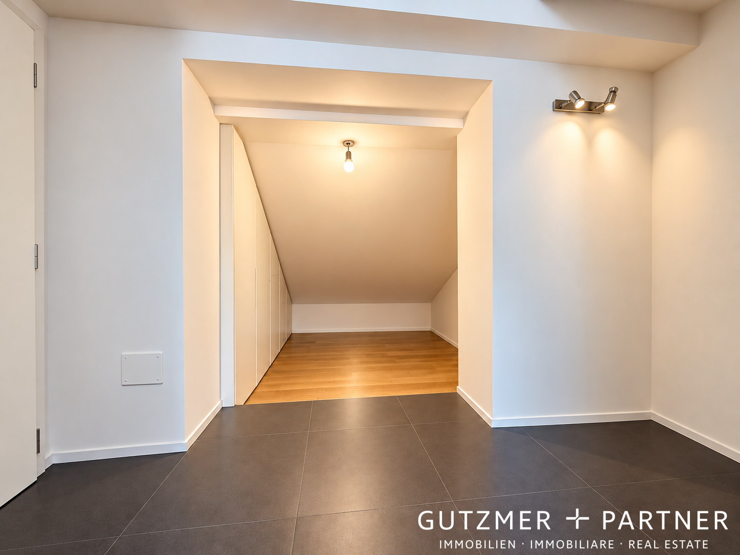 BOLZANO CENTRO – ATTICO ESCLUSIVO Duplex CON TERRAZZA PRIVATA BOLZANO CENTRO – Via Catinaccio Alto-Adige