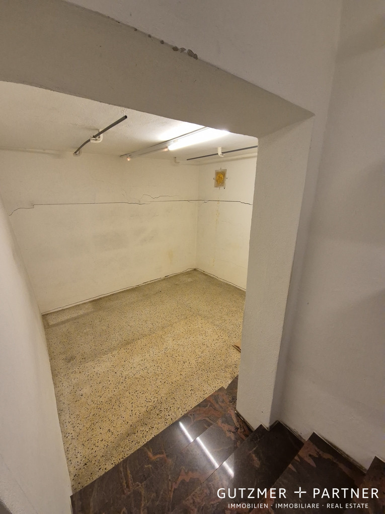 Locale Commerciale in AFFITTO nel Cuore del Centro Storico di Appiano APPIANO sulla strada del vino BZ