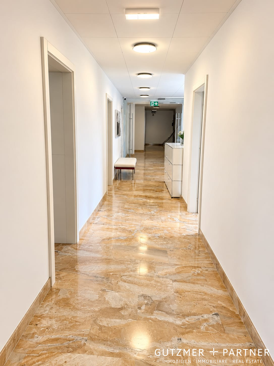 Bolzano . Via Orazio (fronte Tribunale) UFFICIO / STUDIO / AMBULATORIO MEDICO