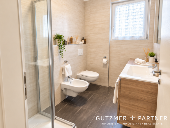 BOLZANO CENTRO – TRILOCALE CON TERRAZZONE | CASA CLIMA “A”   “City Living.Bz” a 2 passi dal Waltherpark.
